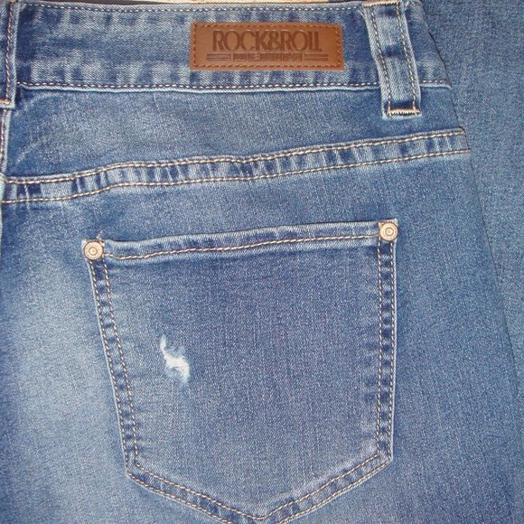 Rock & Roll Cowgirl Embroidered Boyfriend Jeans 31 - Picture 9 of 10